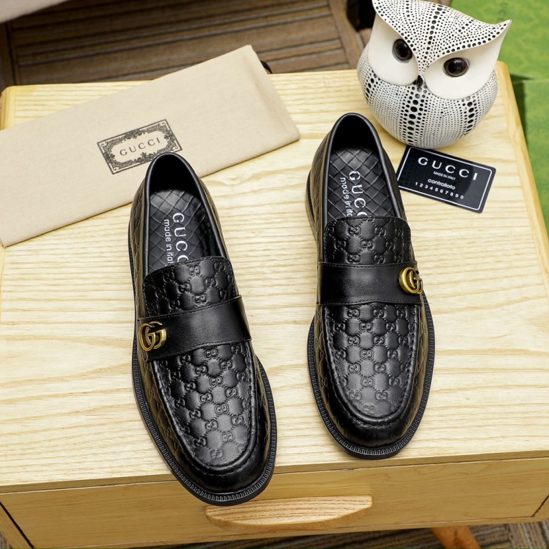 G*u*i leather shoes